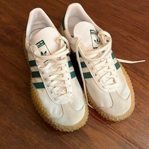 Selling Adidas Kamanda